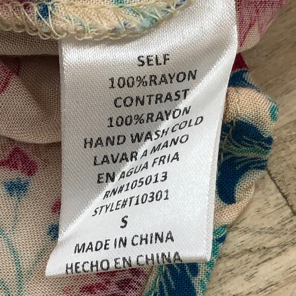 Andree By Unit Womens Size S Top Give You My All Blouse Off The Shoulder Floral - Picture 13 of 14